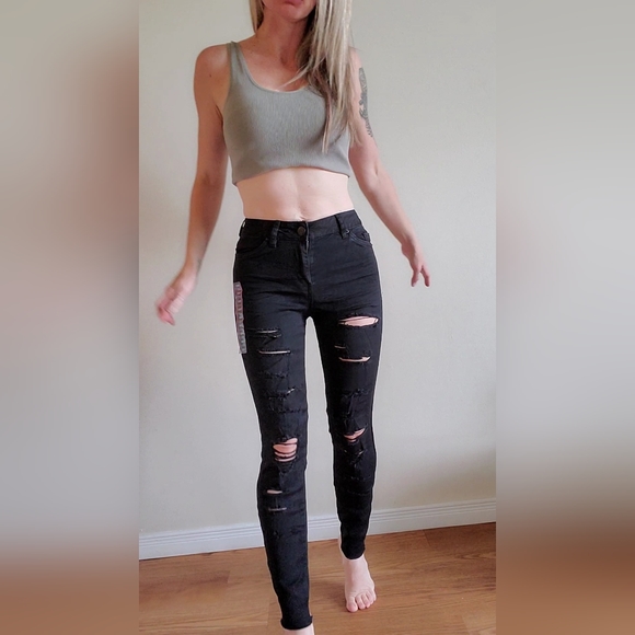 Size 1-NiceButt Distressed Miami High Rise-Black - Picture 6 of 7